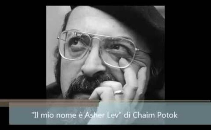 Ritratto fotografico giovanile dell'autore con in sovrimpressione il titolo del libro