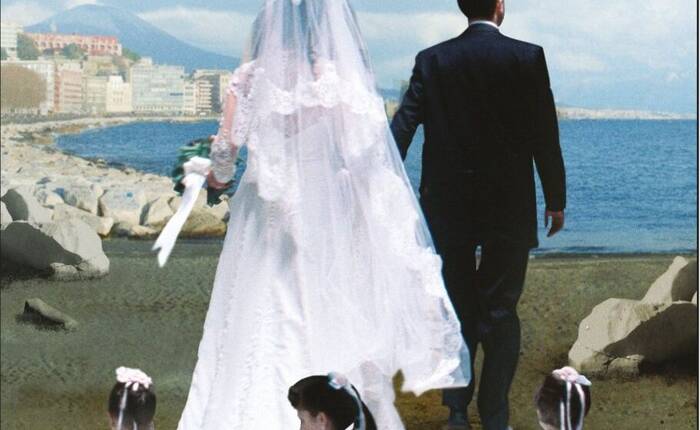 copertine del libro "L’amica geniale" di Elena Ferrante.