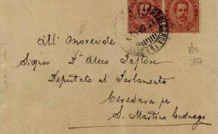 particolare di cartolina postale con francobolli - prima guerra mondiale