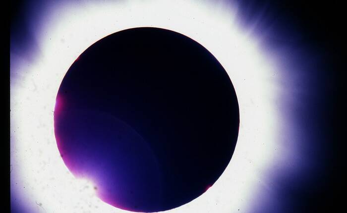 eclissi solare totale