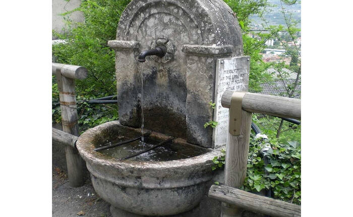 Fontana della Pace_ Via Madonna-del-Monte-Rovereto