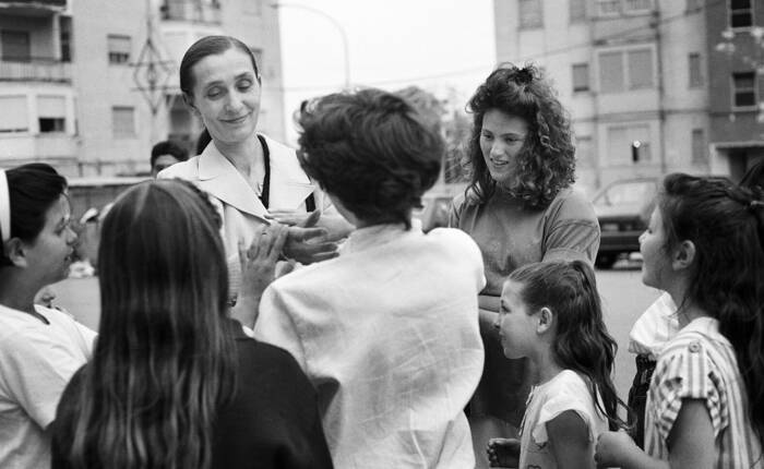 Pina Bausch al quartiere Z.E.N. di Palermo (1989), Foto di Ninni Romeo