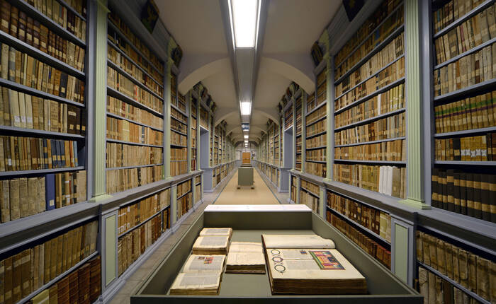 vista d'insieme della galleria centrale della biblioteca storica (foto Florio Badocchi 2014)