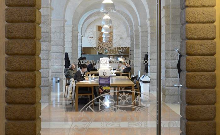 Sala Università by Florio Badocchi