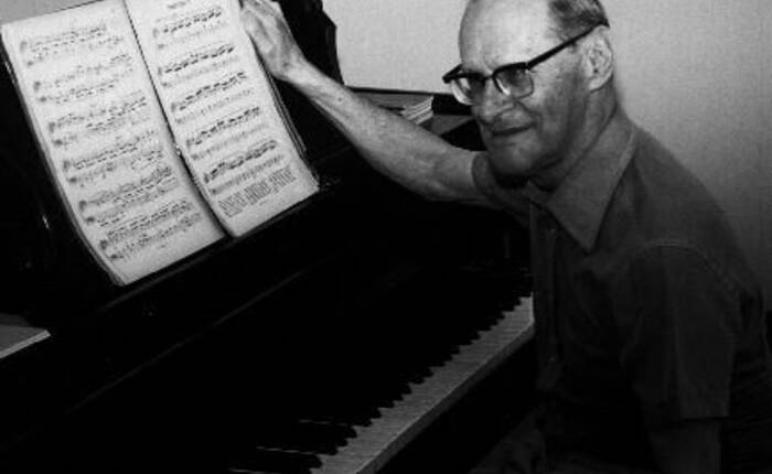 Ritratto fotografico di Renato Dionisi