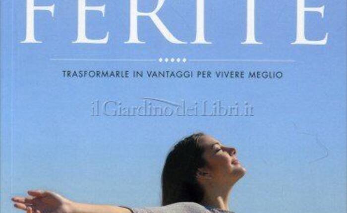 Copertina del libro con una donna sorridente di profilo a braccia aperte sullo sfondo del mare