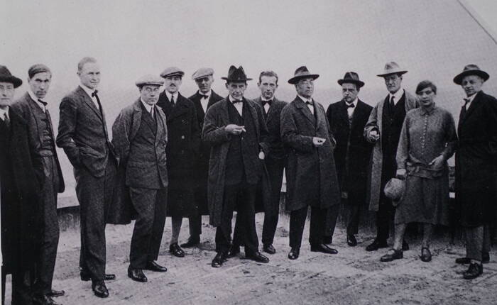 Fotografia storica con personaggi d'epoca