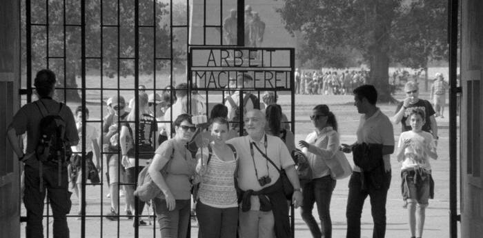 particolare della locandina del film "Austerlitz" di Sergei Loznitsa