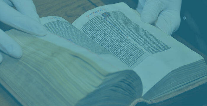 Bibbia del XIII secolo (foto F. Badocchi)