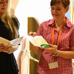Presentazione del libro "Piccolo seme", nello sapzio bamini della biblioteca, alla presenza dell'autrice Marta Coatti e della bibliotecaria Nicoletta Silvestri (Foto Florio Badocchi 2014)