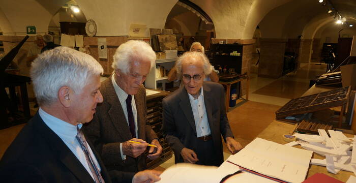 Canfora e Strazza autografano il libro